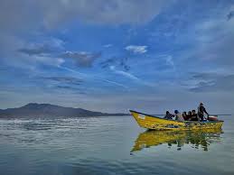قایق‌سواری در دریاچه ارومیه