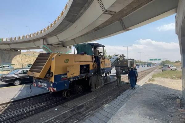 آغاز آسفالت تراشی باقیمانده اتوبان پاسداران توسط منطقه ۵