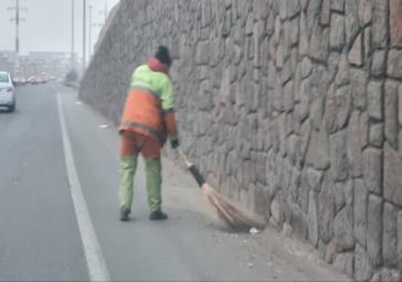 پاکسازی اتوبان پاسداران در راستای طرح “نگهداشت شهری”