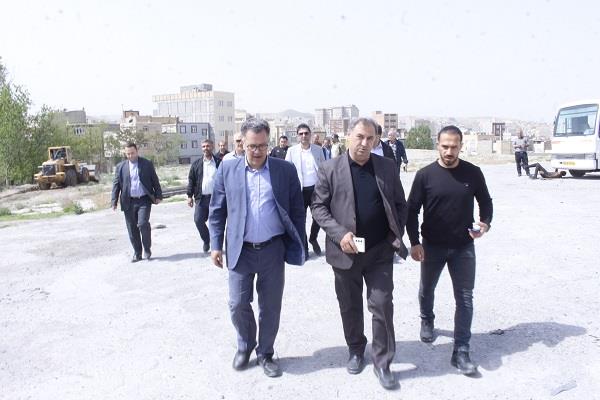 اراضی میدان پیشقدم توسط شهرداری منطقه ۲ ساماندهی می شود اراضی میدان پیشقدم توسط شهرداری منطقه ۲ ساماندهی می شود
