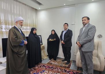 دیدار شهردار منطقه ۳ با خانواده شهید والامقام خسرو حضرتی دیدار شهردار منطقه ۳ با خانواده شهید والامقام خسرو حضرتی