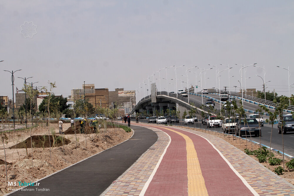 تحول چشمگیر فضای بصری اراضی میدان تیربا کاشت پارک ۳ هکتاری تحول چشمگیر فضای بصری اراضی میدان تیربا کاشت پارک ۳ هکتاری