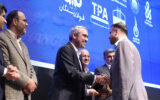 تجلیل از مدیرعامل شرکت ملی مس در همایش «برترینهای بورس کالای ایران» تجلیل از مدیرعامل شرکت ملی مس در همایش «برترینهای بورس کالای ایران»