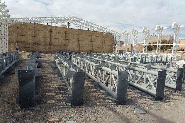 تداوم عملیات عمرانی سالن ورزشی چند منظوره پونک واقع در شهرک اندیشه