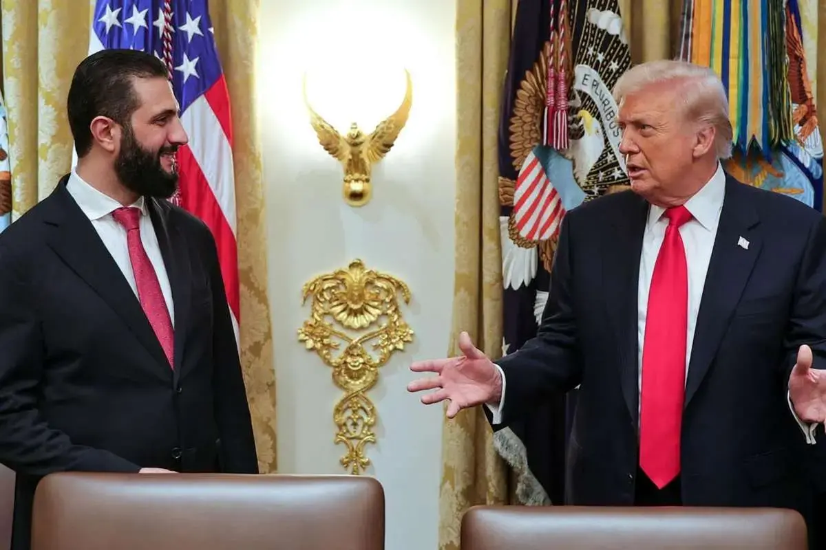 ترامپ پایان دائمی تحریمهای سوریه را تأیید کرد/ دمشق باید تحریمها علیه ایران و روسیه را اجرا کند ترامپ پایان دائمی تحریمهای سوریه را تأیید کرد/ دمشق باید تحریمها علیه ایران و روسیه را اجرا کند