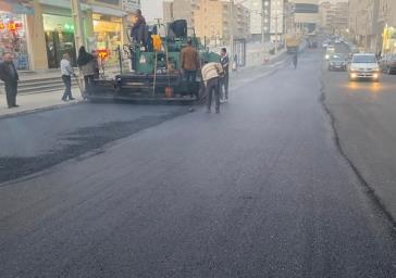 سامان‌دهی معابر اصلی مرزداران با اجرای ۸۰۰ تن آسفالت رویه انجام شد