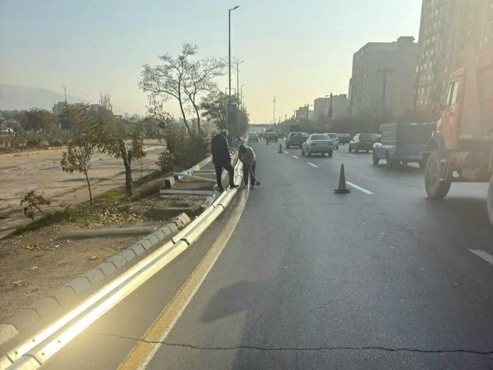 اجرای گاردریل، خطکشی گسترده و ایمنسازی ورودیهای زیرگذرها در منطقه ۴ تبریز اجرای گاردریل، خطکشی گسترده و ایمنسازی ورودیهای زیرگذرها در منطقه ۴ تبریز