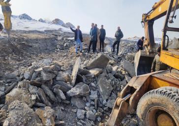 اجرای عملیات مسیرگشایی ۲۴ متری صنعتگران توسط شهرداری منطقه ۶ تبریز