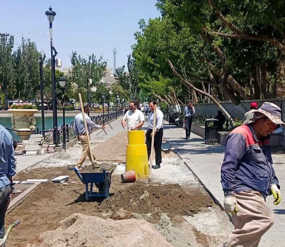 فاز اول کف سازی پیرامون استخر ائل گلی رو به اتمام است