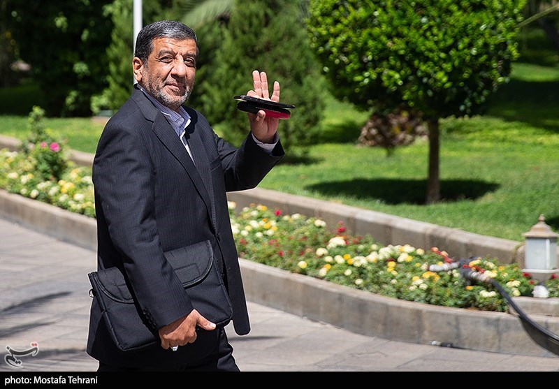 دولت رئیسی؛ سکویِ پرش ضرغامی /گام‌های شبه احمدی نژادی «آقا عزت»