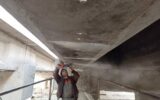 اجرای عملیات ساب زنی تیرهای بتنی پل آجی چای