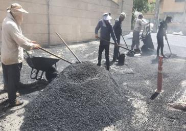 توزیع ۲۲۴۰ تن آسفالت در سطح معابر منطقه یک طی هفته گذشته توزیع ۲۲۴۰ تن آسفالت در سطح معابر منطقه یک طی هفته گذشته