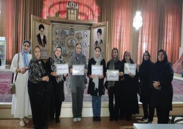 برگزاری برنامه “گره بر تار خاطره ” همراه با بازدید شهروندان از موزه فرش تبریز و کارگاههای قالیبافی فعال در سطح شهر