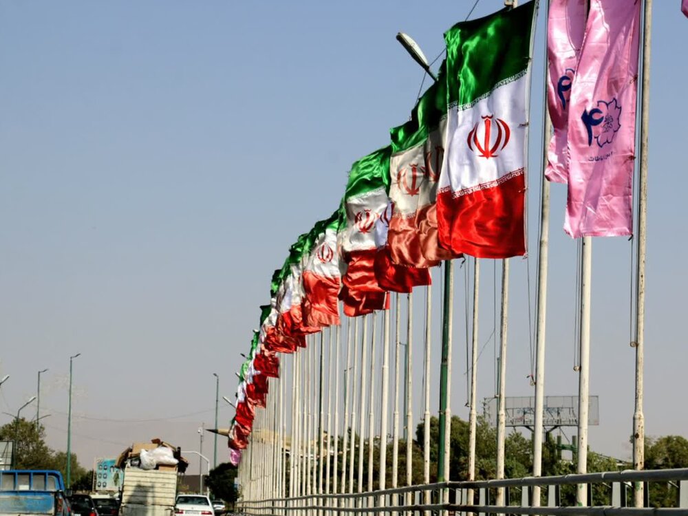 گرامیداشت هفته دفاع مقدس در منطقه ۴ تبریز با برنامه‌های فرهنگی و دیدار با خانواده شهید دفاع مقدس م۴