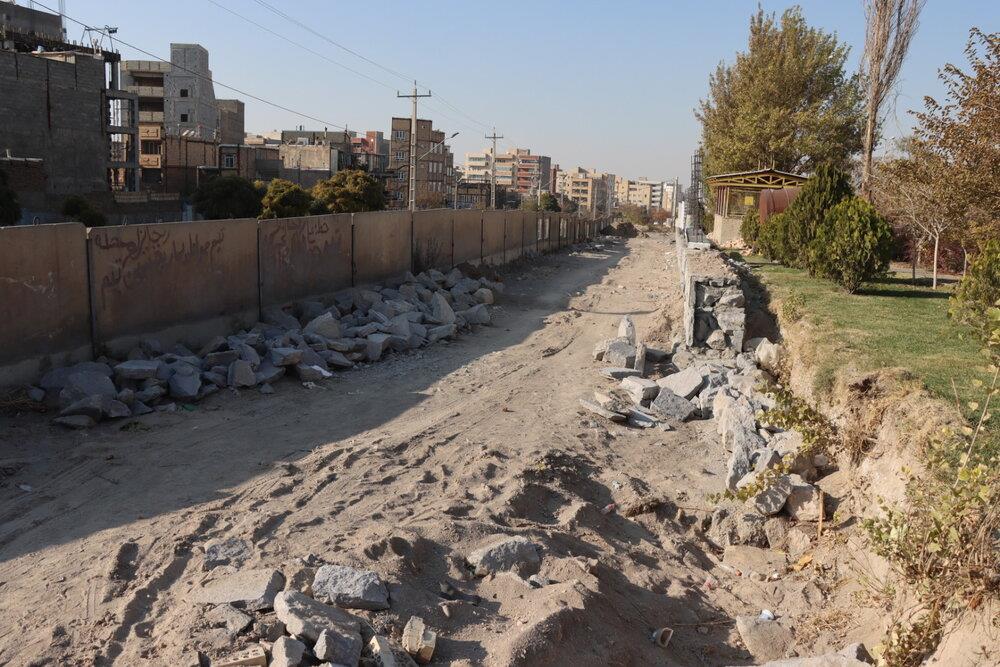 تداوم احداث پروژه تعریض بلوار ملاصدرا توسط شهرداری منطقه ۲