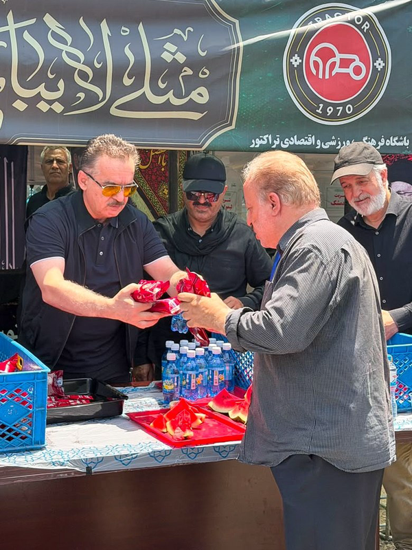 حضور مدیران تراکتور در موکب پذیرایی مراسم وداع با رهبر شهید انقلاب
