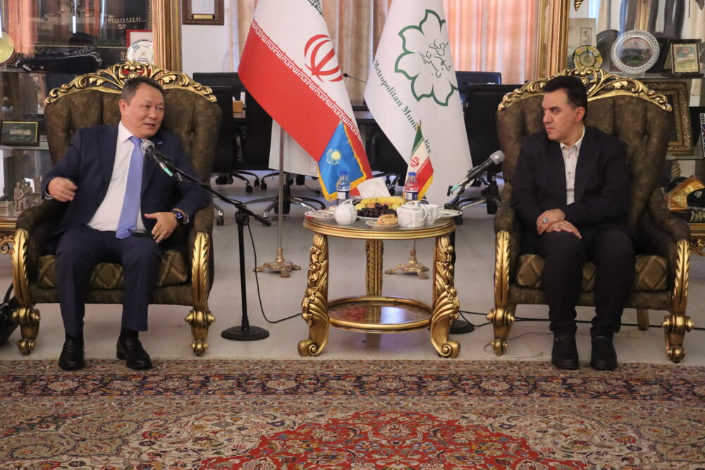 در دیدار شهردار تبریز با سفیر قزاقستان در ایران مطرح شد: پیگیری انعقاد تفاهم خواهر خواندگی تبریز با شهر آلماتی/ برنامه ریزی برای توسعه همکاریهای دو جانبه با قزاقستان دیدار در دیدار شهردار تبریز با سفیر قزاقستان در ایران مطرح شد: پیگیری انعقاد تفاهم خواهر خواندگی تبریز با شهر آلماتی/ برنامه ریزی برای توسعه همکاریهای دو جانبه با قزاقستان دیدار