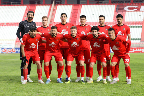 ستاره‌ های تراکتور ماندنی شدند